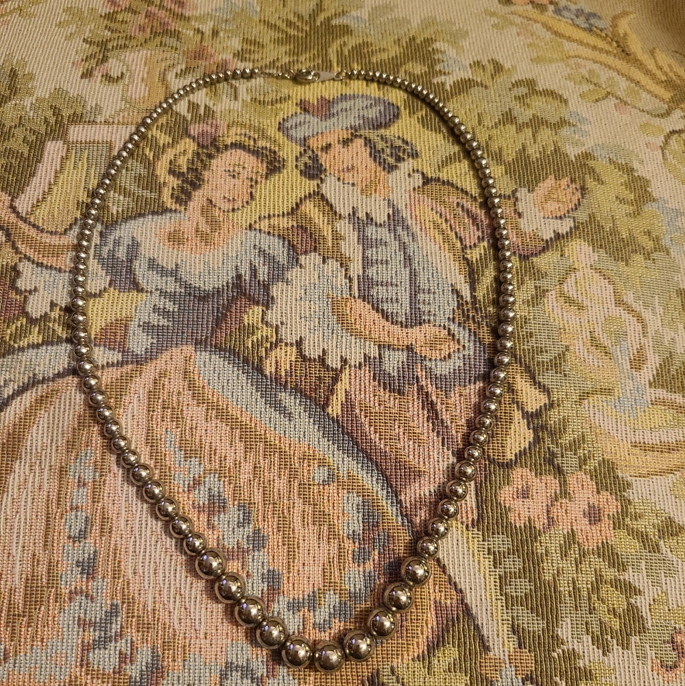 Beaded necklace